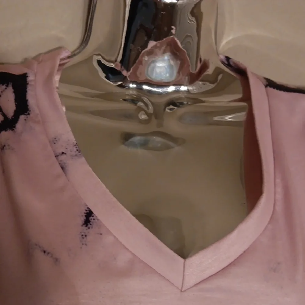 Women's Pink and Black Sleeveless Top - Picture 3 of 9